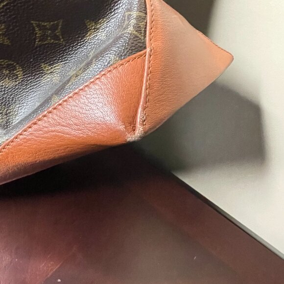 Weekend Tote - Picture 3 of 12